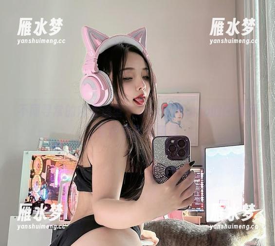 不同寻常的内衣造型：Sayo Momo的图库里星野爱真有意思